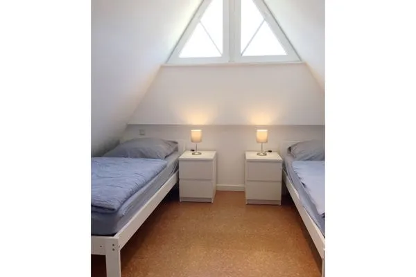 Schlafzimmer mit zwei Einzelbetten  Rosenberg-Siedlung 21a/2