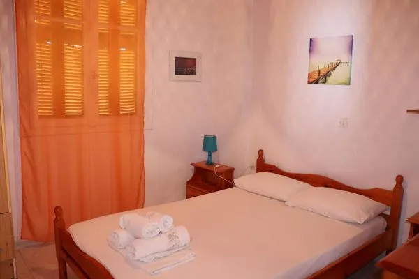 Bedroom  Spourgitis 3a