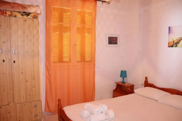 Bedroom  Spourgitis 3a