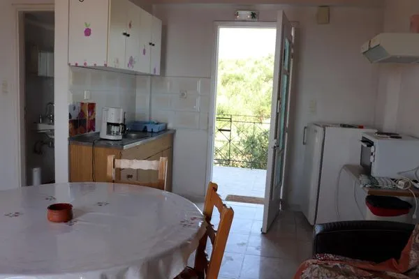 Küche / Küchenzeile  Spourgitis 4a