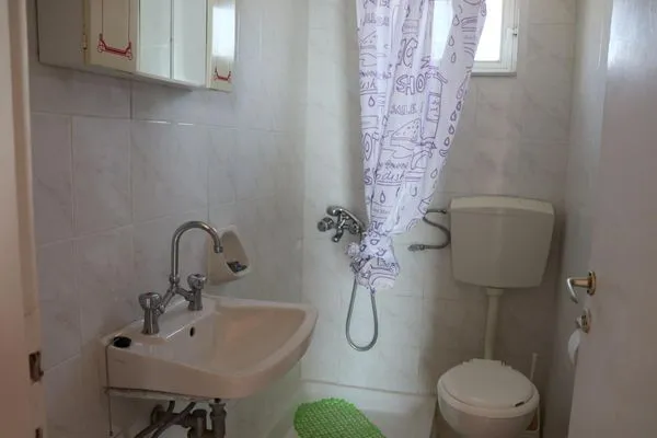 Badezimmer  Spourgitis 4a