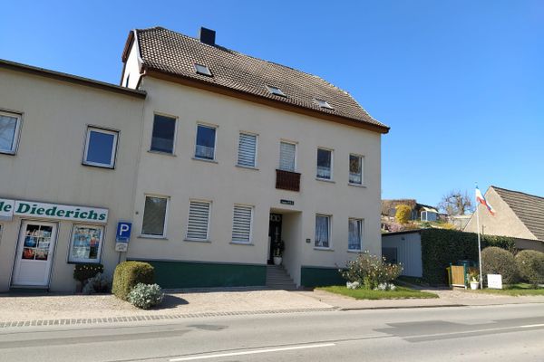  Familienwohnung Kröpelin - Fassade / Eingang
