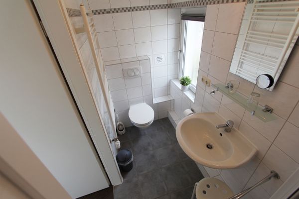 Haus Sonnenröschen Sonne Kühlungsborn - Badezimmer