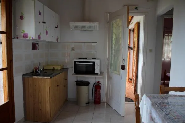 Küche / Küchenzeile  Spourgitis 2a