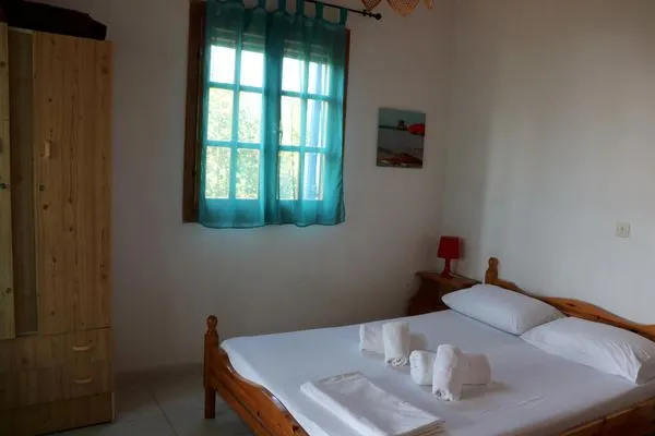 Bedroom  Spourgitis 1a