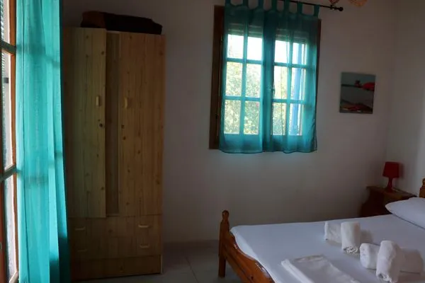 Bedroom  Spourgitis 1a