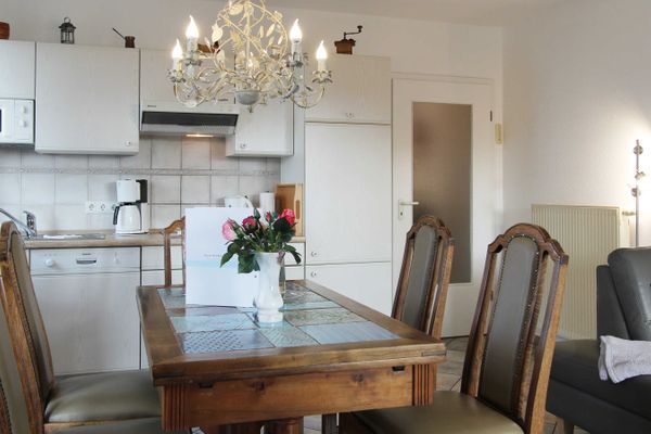  Ostseeinsel - Urlaub mit Strandkorb und Rädern  - Küche / Küchenzeile