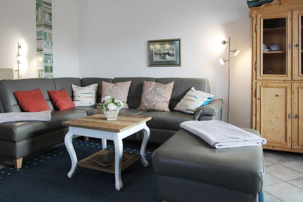  Ostseeinsel - Urlaub mit Strandkorb und Rädern  - Wohnzimmer