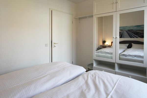  Ostseeinsel - Urlaub mit Strandkorb und Rädern  - Schlafzimmer