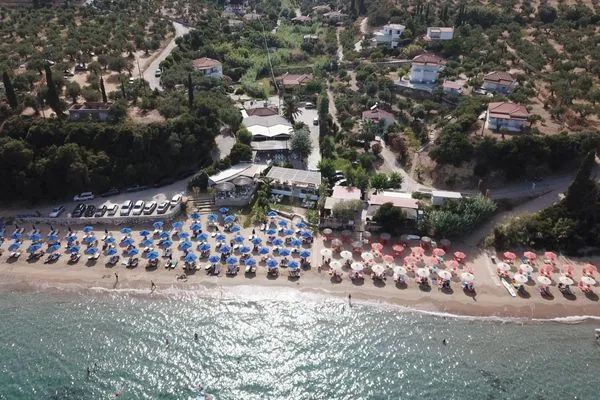 Peroulia Beach  El Mar