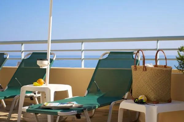 pool area  Radama A3