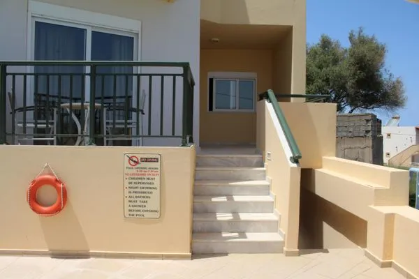 Facade / entrance  Radama C1