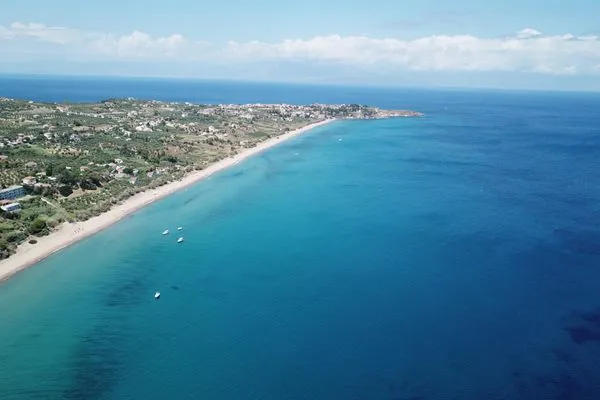 Beach  Anastassia EG