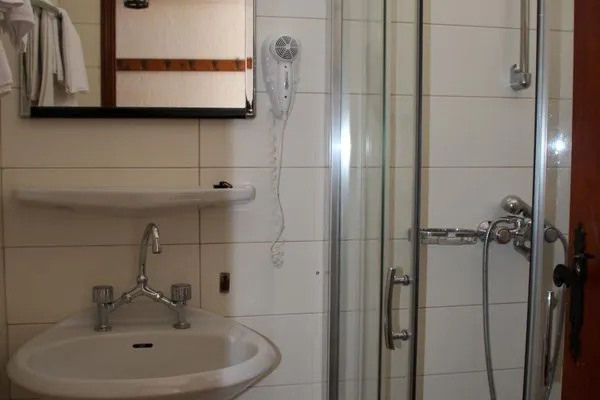 Bathroom  Kounenos B1