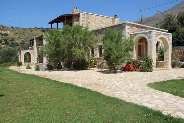 Main view  Petra-Mare 1