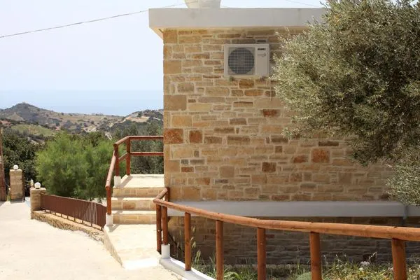 Facade / entrance  Petra-Mare 6