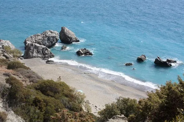Listis Beach, ca. 10 Minuten mit dem PKW entfernt  Armenopetra
