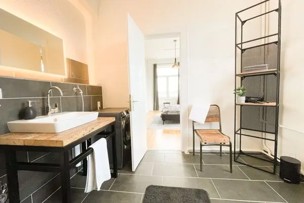 Badezimmer  Altbauwohnung mit Panorama Schleiblick, Balkon und Kamin im Herzen von Schleswig