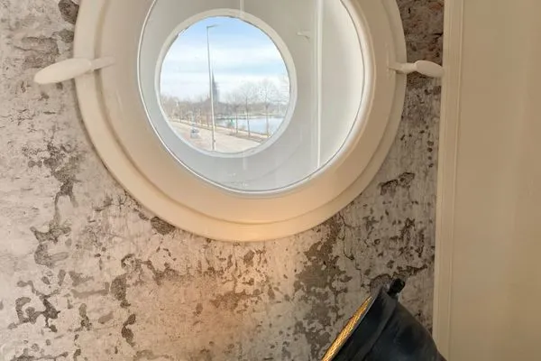 Meerblick  Altbauwohnung mit Panorama Schleiblick, Balkon und Kamin im Herzen von Schleswig