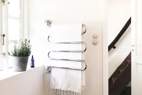 Badezimmer  Romantische Ferien unter Reet an der Schlei - Reetdachhaus Frau Schröders - Urlaub in Ostseenähe