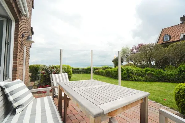 Meerblick  Ferienwohnung Strandhüpfer - direkt am Meer