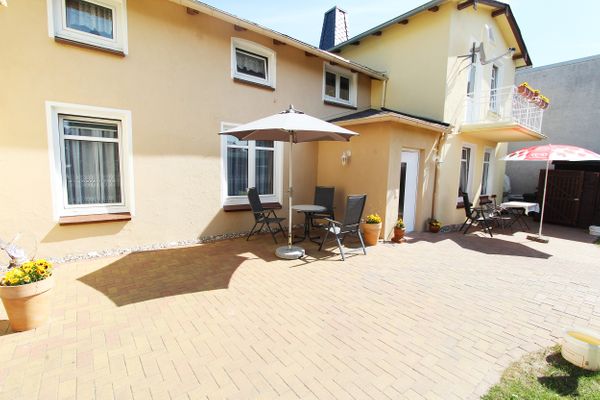  Iris Kühlungsborn - Fassade / Eingang