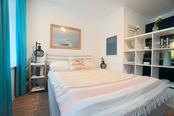 Bett  Ferienwohnung Kajüte am Borbyerufer von Eckernförde