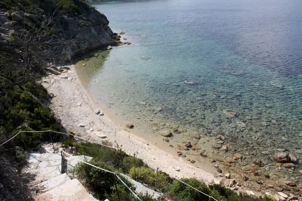 beach access  Aspro Spiti 1