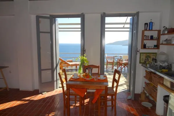 Wohnzimmer  Ageranos