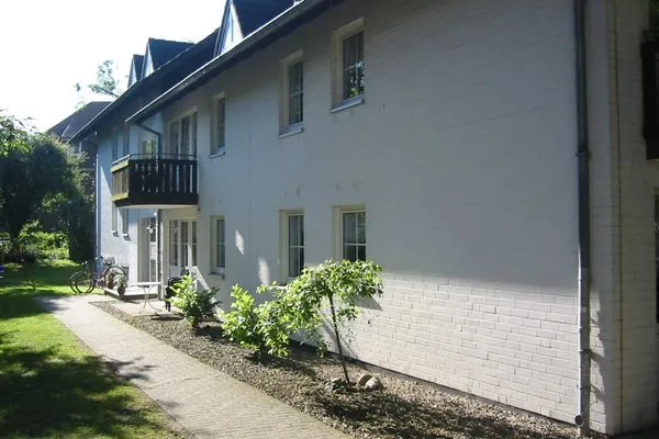 Fassade / Eingang  (TRA7e) Ferienwohnung "Windrose App. 13"