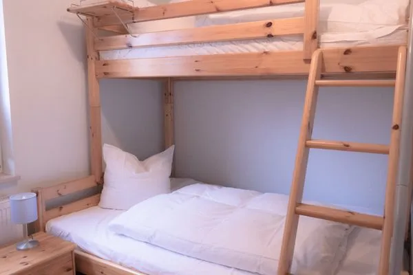 Schlafzimmer mit Etagenbett  Haus Sabine - EG