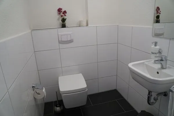 Haus Hohe Geest FeWo 6 Sahlenburg - Gäste-WC