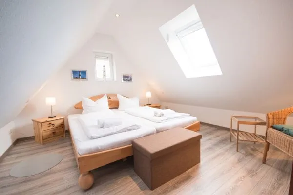 Hamburger Str. 24 FeWo Möwe 4 Sahlenburg - Schlafzimmer