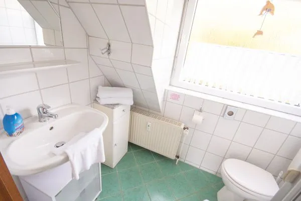 Hamburger Str. 24 FeWo Möwe 4 Sahlenburg - Badezimmer