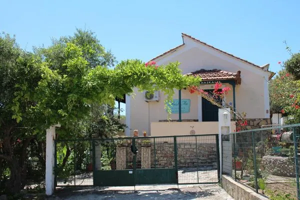 Facade / entrance  Marema 1