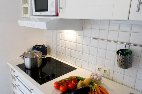 Küche in der Ferienwohnung Hopelfask in Süddorf auf Amrum Hüs Sanskiin Ferienwohnung *Hopelfask*