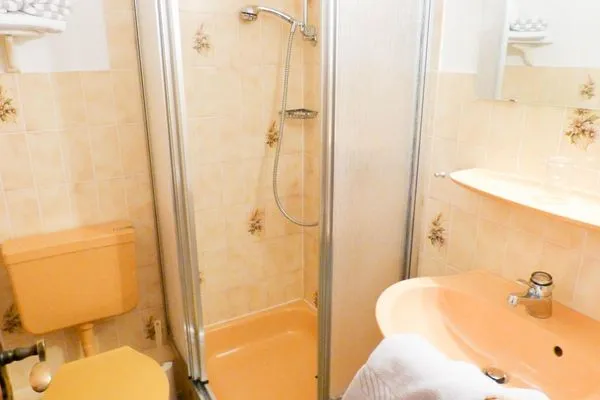 Badezimmer Haus *Üüs Aran* Ferienwohnung *Üüs Aran 5*