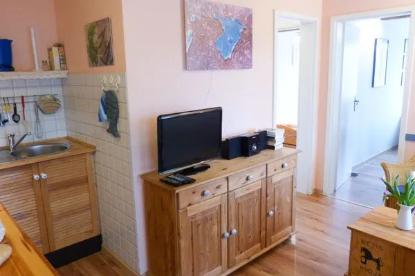 Wohnzimmer in der Ferienwohnun Brombelbei in Süddorf auf Amrum Hüs Sanskiin Ferienwohnung *Brombelbei*