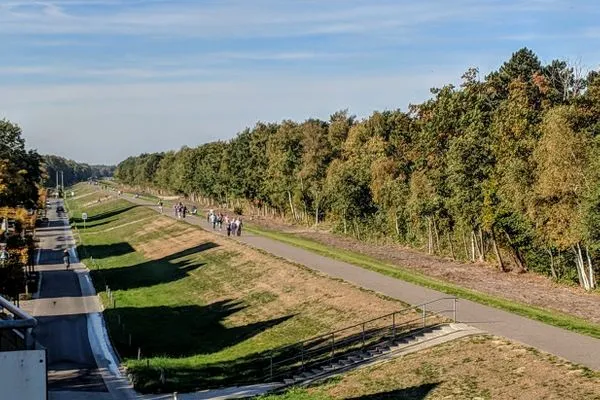 Blick vom Balkon auf die Deichpromenade Residenz am Strand Wohnung 2-46