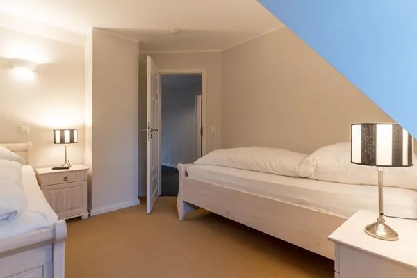 Reetdachhaus Steuerbord & Backbord Reetdachhaus Sandhus Backbord SPO Dorf - 