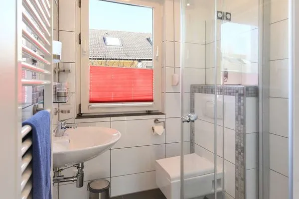 Badezimmer Fischerhus Ferienhaus Fischerhus Wangerooge
