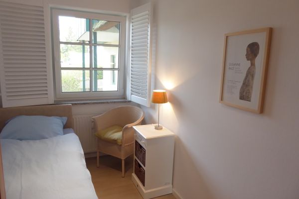  App. Auerhahn im "Schmugglerhus" Wieck - Schlafzimmer