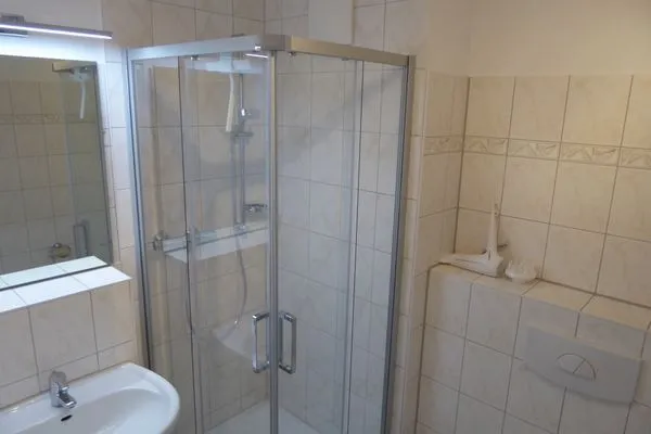 Badezimmer mit Dusche Residenz am Strand Wohnung 2-36