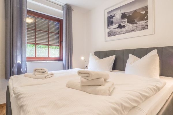 Schlafzimmer 1 mit Doppelbett
