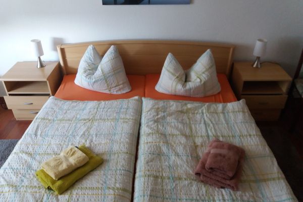  Kleine Fewo 2  - Schlafzimmer