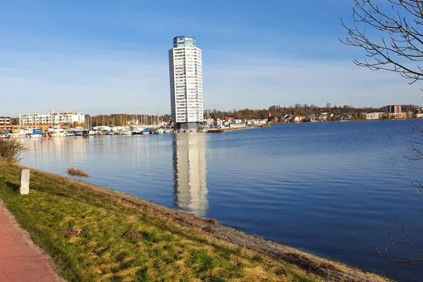 Hauptansicht  Ferienwohnung Schleiloge mit Panoramablick auf die Schlei