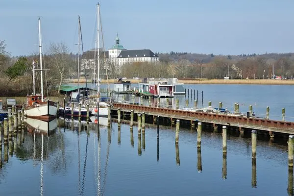 Nachbarschaft  Ferienwohnung Schleiloge mit Panoramablick auf die Schlei