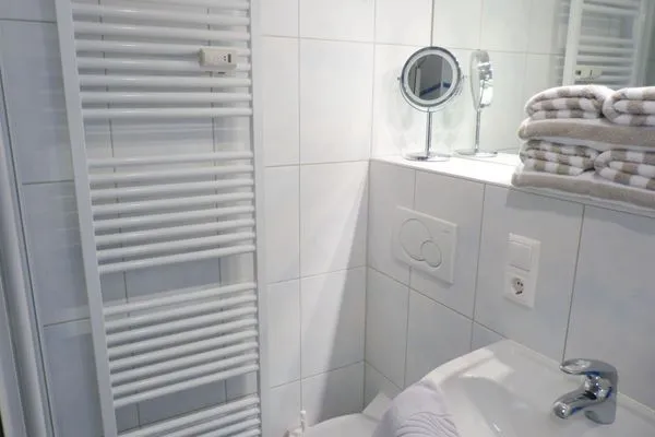 Badezimmer in der Ferienwohnung Reethuk in Norddorf auf Amrum Haus Pesel Ferienwohnung *Reethuk*