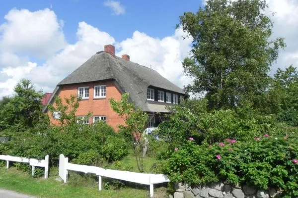 Reetdachhaus Pesel in Norddorf auf Amrum Haus Pesel Ferienwohnung *Reethuk*