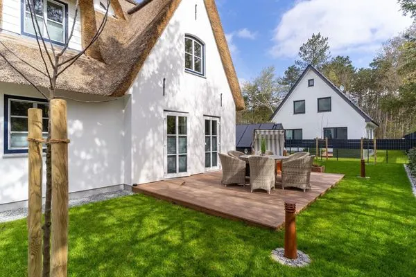 Reetdachhaus Steuerbord & Backbord Reetdachhaus Sandhus Backbord SPO Dorf - 